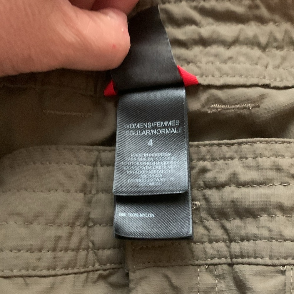 The North Face Olive Green Capri Pants
Excellent Used Condition Sz 4 - Picture 6 of 8